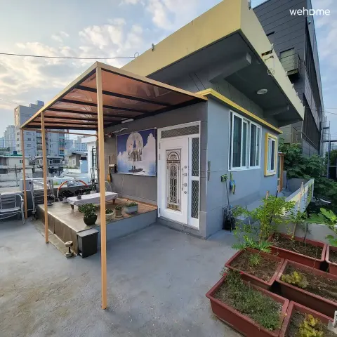 JUN house