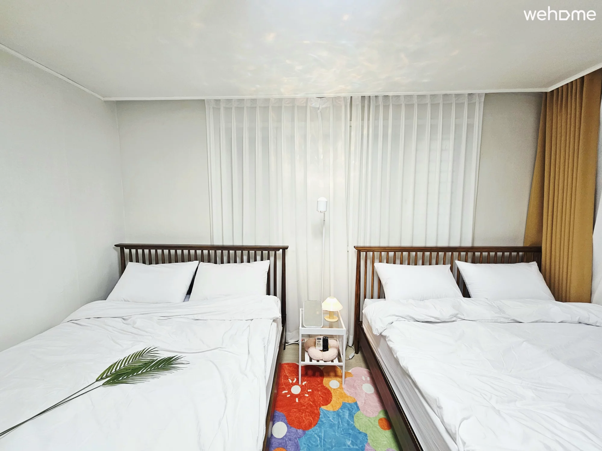 Youngmi House Hongdae Station Sinchon Station / Direct access from airport / 1.5F 2room