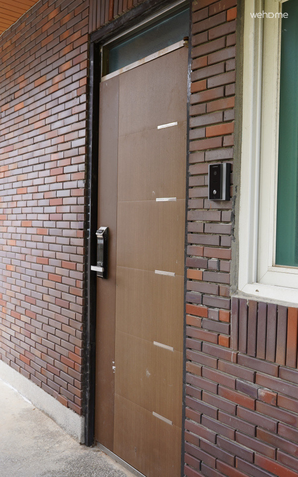 Dongsam Gamjigil House / Quiet resting place