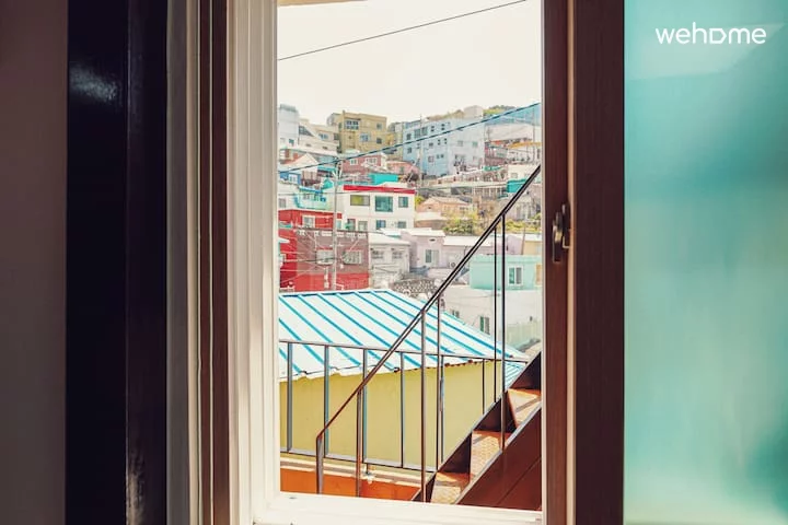감천골목하우스:바다뷰 감성숙소 (감천문화마을 골목안 숙소)
