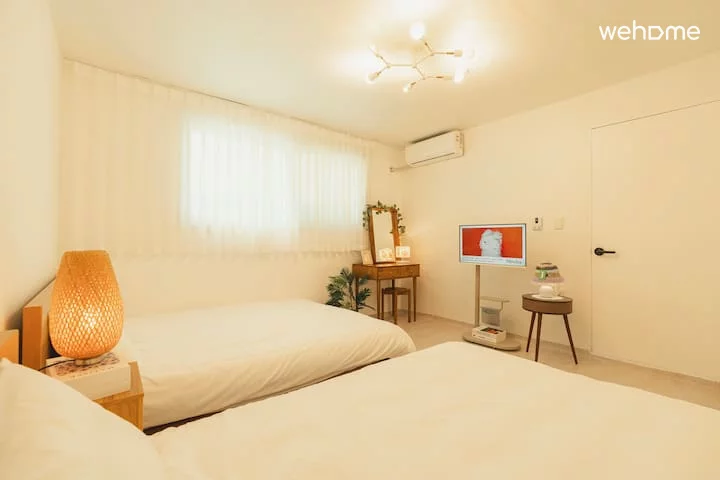  방2 침대3 / 민화작가의 집 / 2호선 구의역 / 성수/ 잠실/ 강남/ 건대/ 동대문