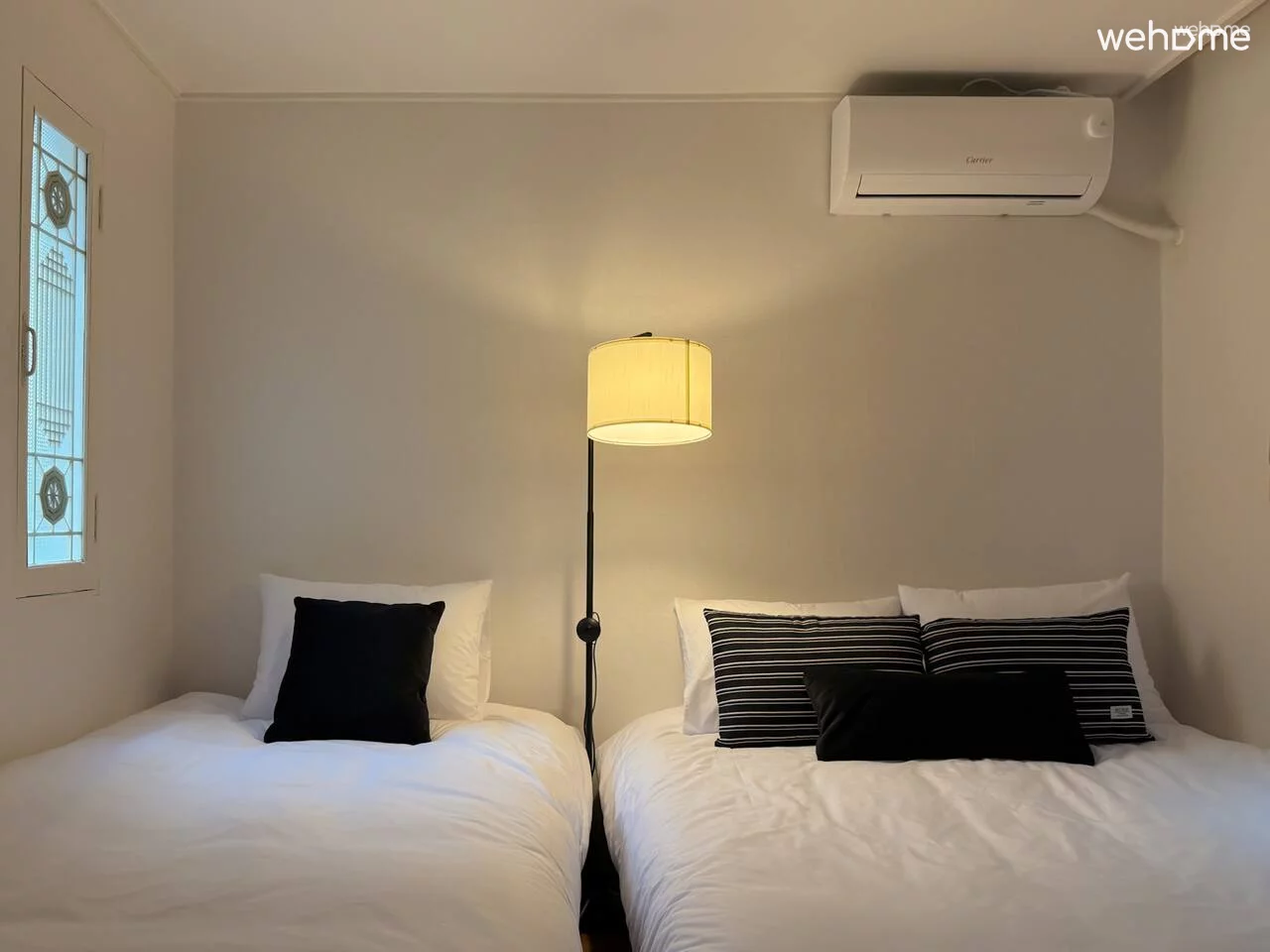 Black & Wood House | Direct Airport Bus, 5-minute walk to Hapjeong Station, Hongdae, K-beauty Dermatology, K-pop Concert Hall