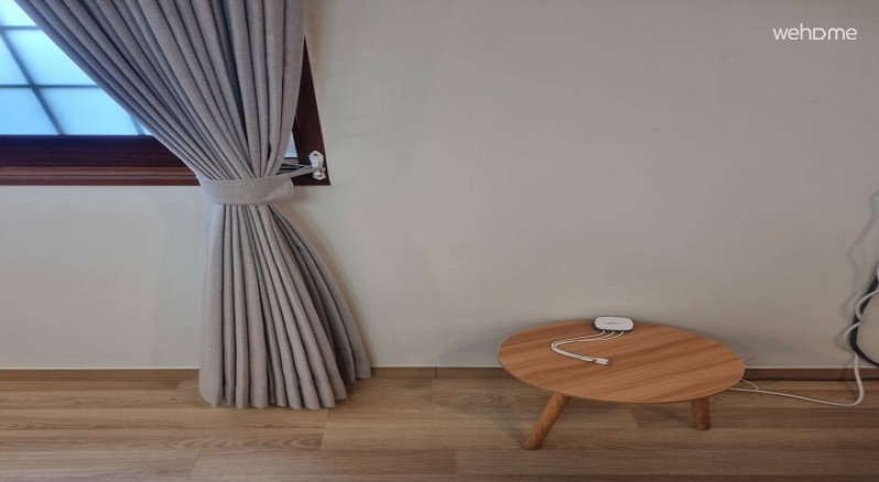 저희 호스트 유선 충전기는 고정식 입니다. 
참고 부탁드립니다 

감사합니다!