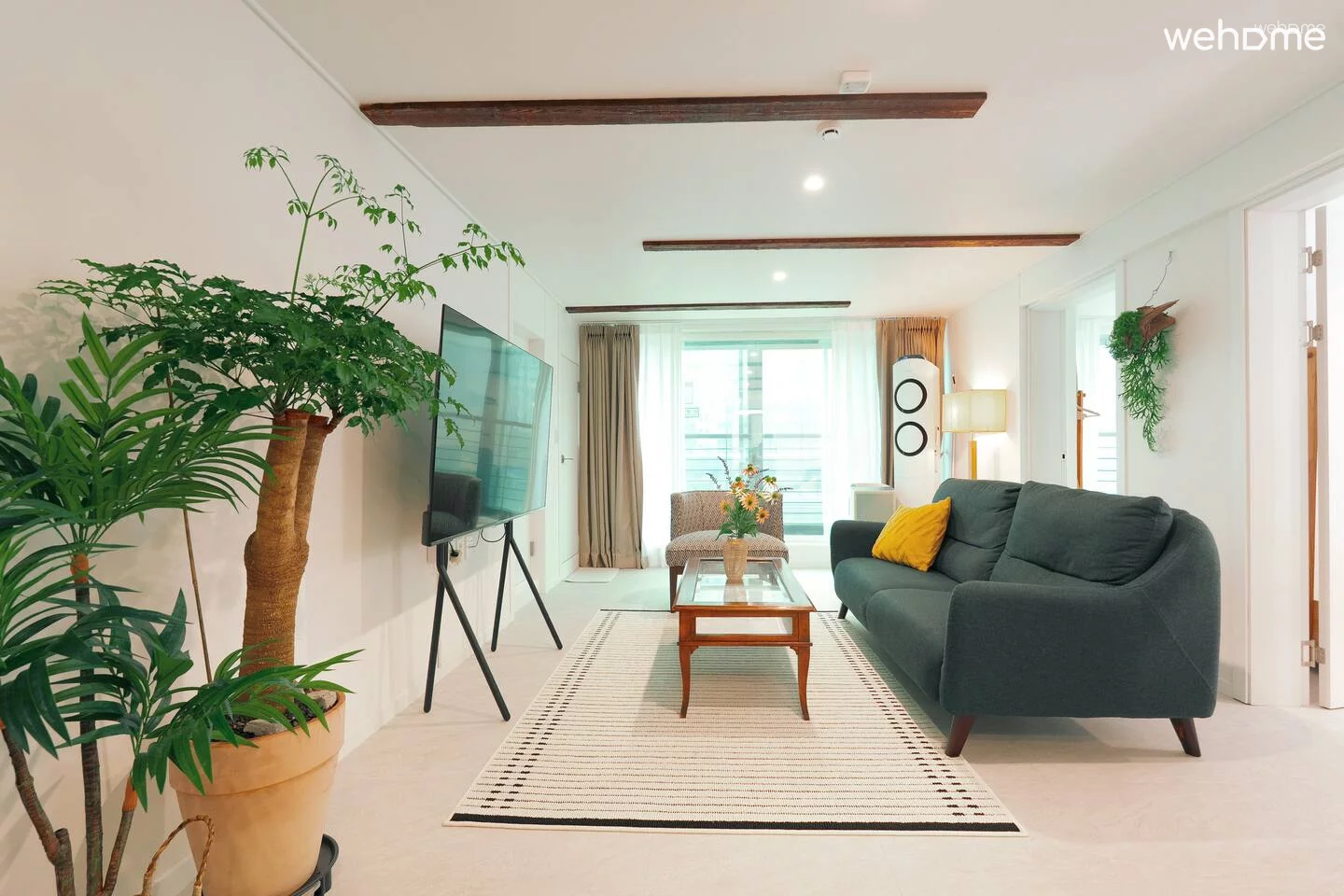 [Best for Family Healing] Flat Layout/40 min to Airport/7 min walk to Hongdae, 1 min to Hapjeong Station/3R3B/2 Bathrooms/2 Shower Rooms
