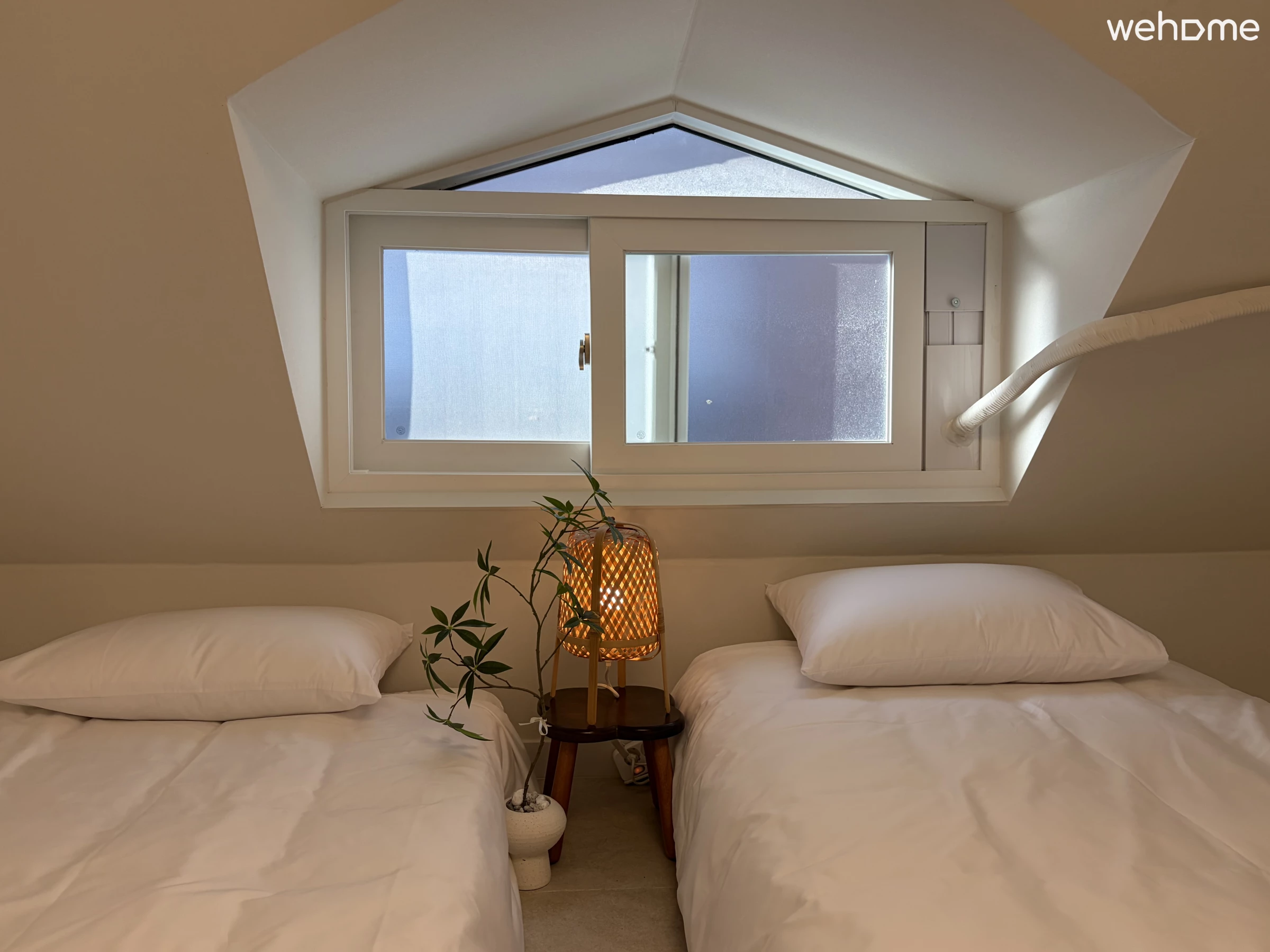 Mangwon-dong Hangang Park 5-minute walk, cozy hideaway full of charm (max 10 guests)