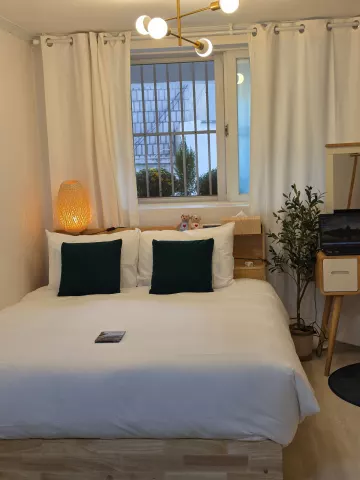 #버스정류장도보2분#홍대전철역도보15분#연세대#장박#경의선숲길#감성숙소
