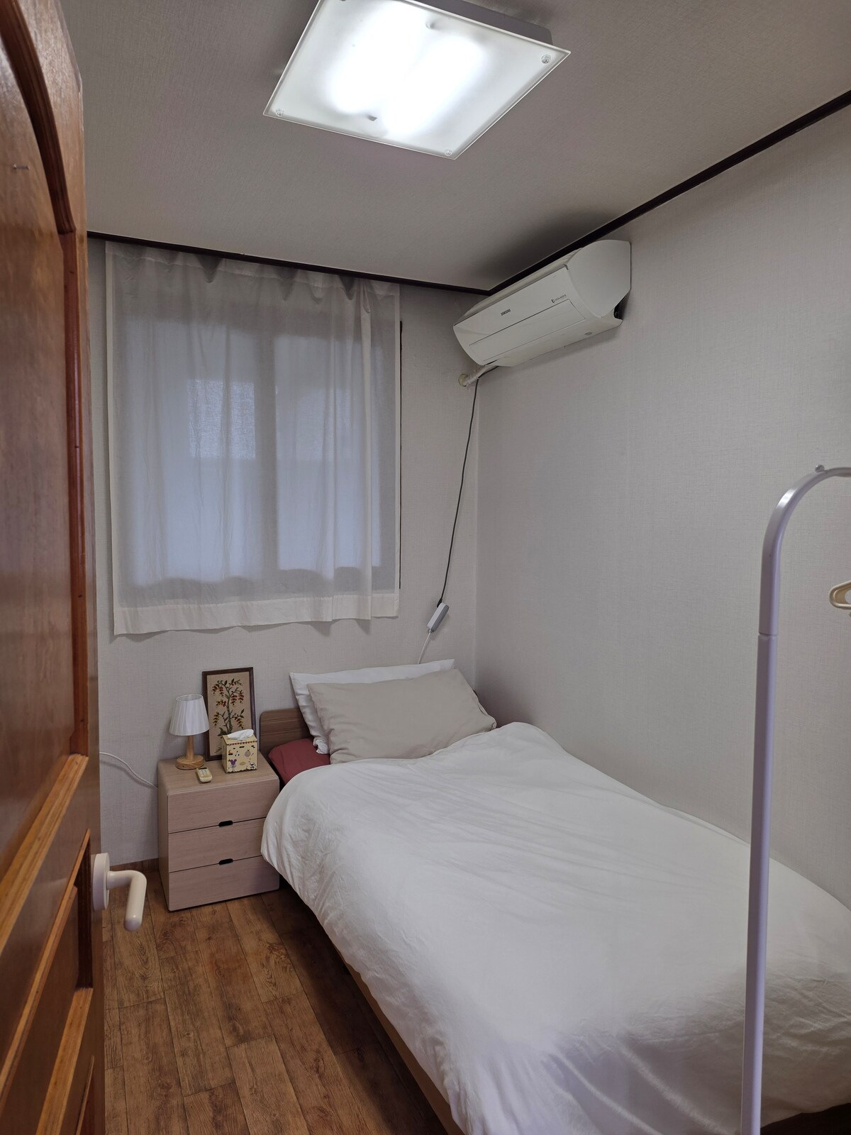 Second Home For You/ Hapjeong Station, Mapo-gu, Seoul 5 mins/ 5 mins Hapjeong stn. Near Hongdae