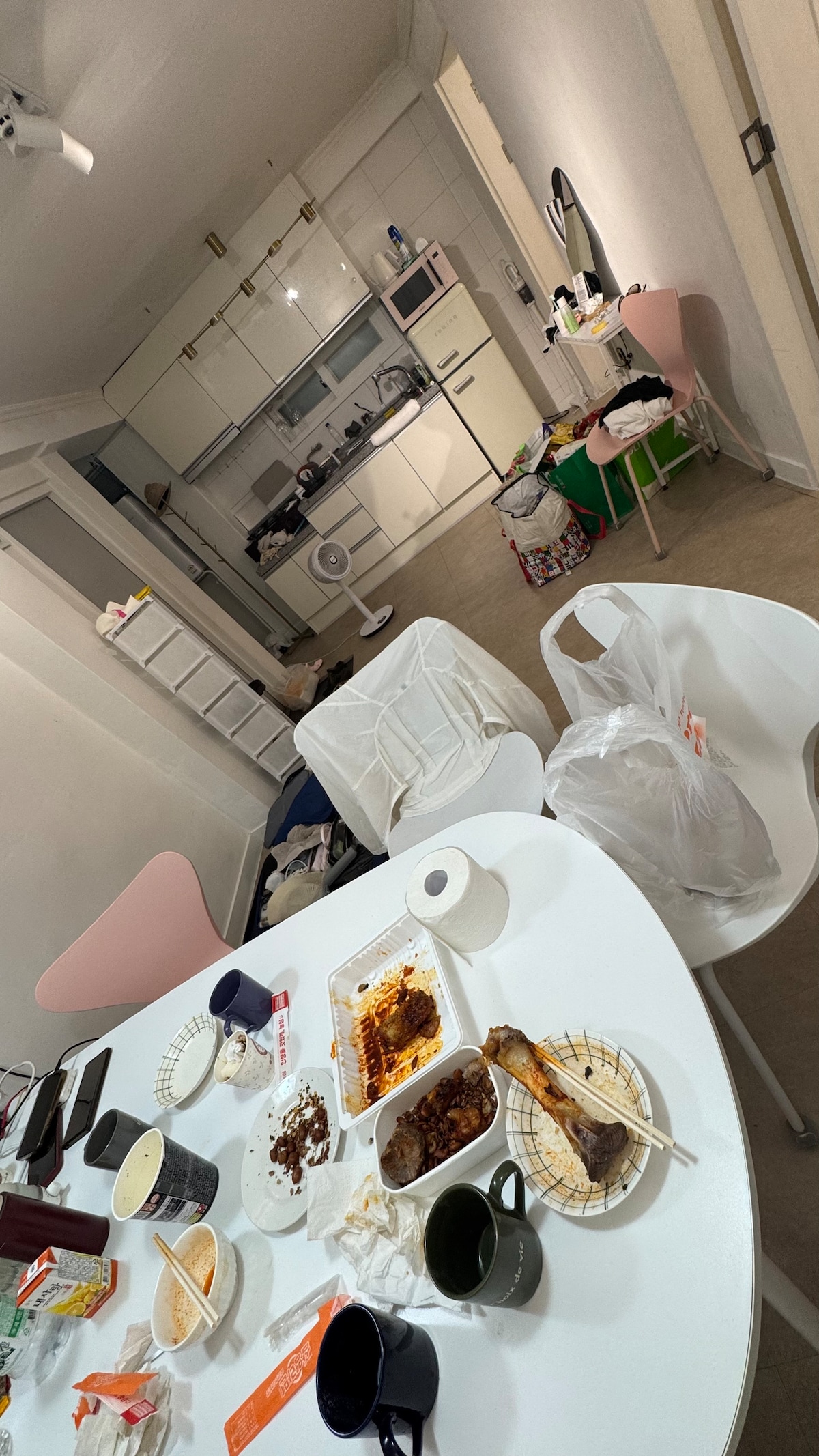 东大门清溪川！ 步行神仙洞站3分钟易买得4分钟便利店1分钟交通便利设施多