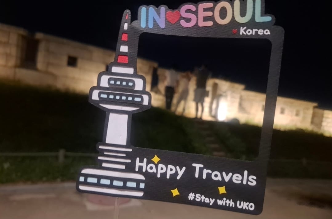 신촌역6분/이대역5분/홍대/공황버스4분/명동/광화문/성수/잠실/8인가능/짐보관/퀸4